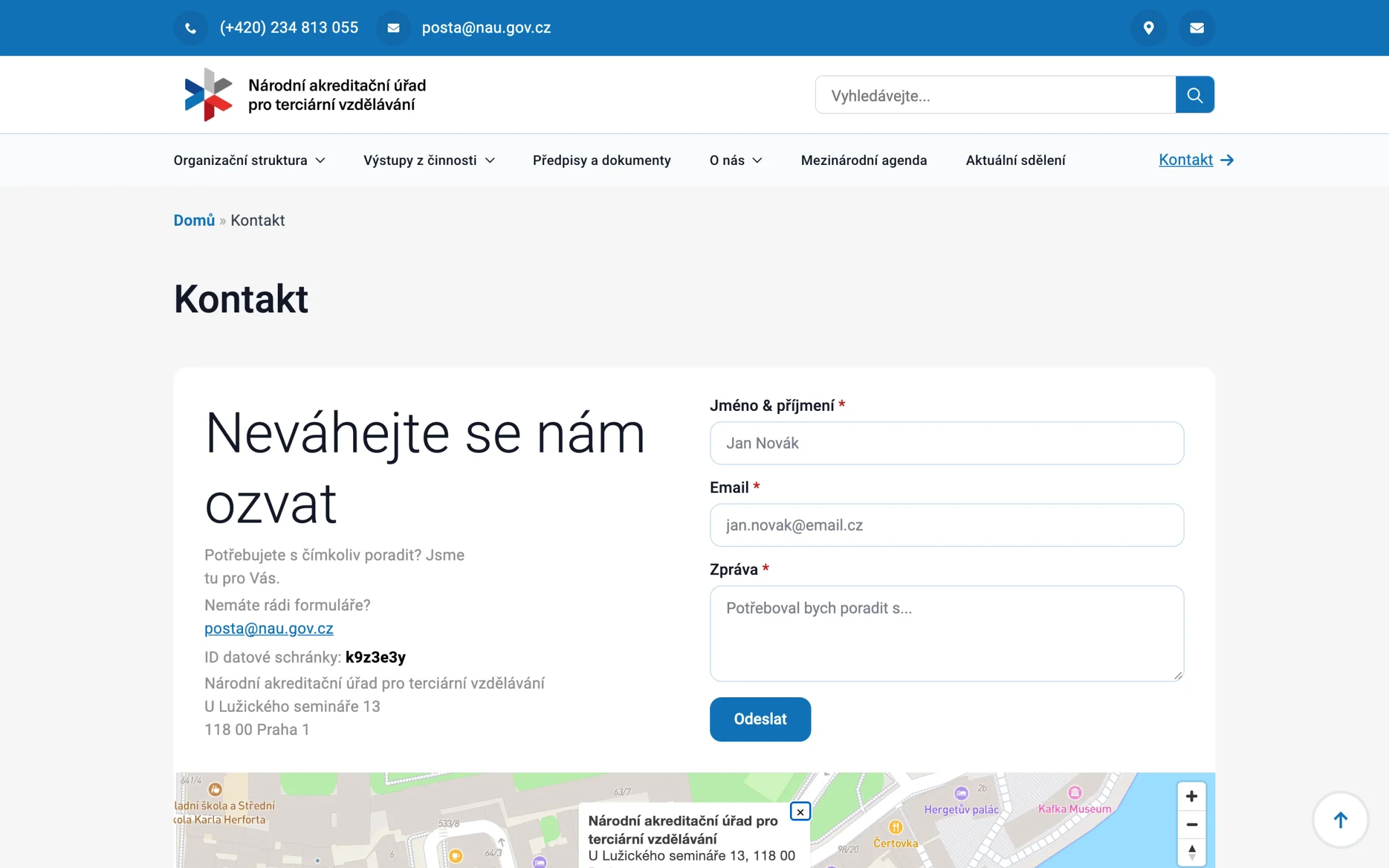 Stránka Kontakt s formulářem a mapou