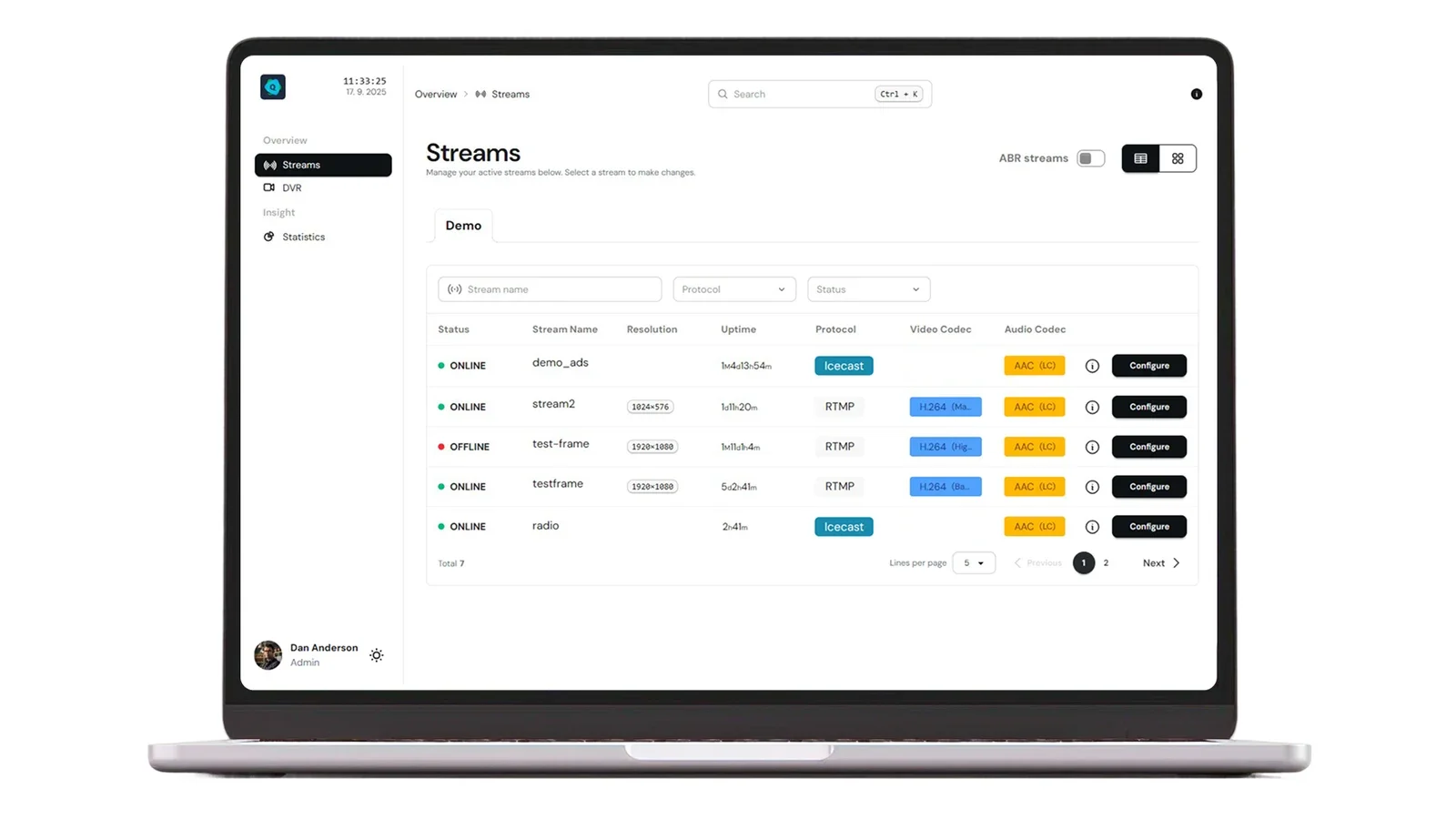 QuickMedia Client: a list of streams with status, protocol and codecs